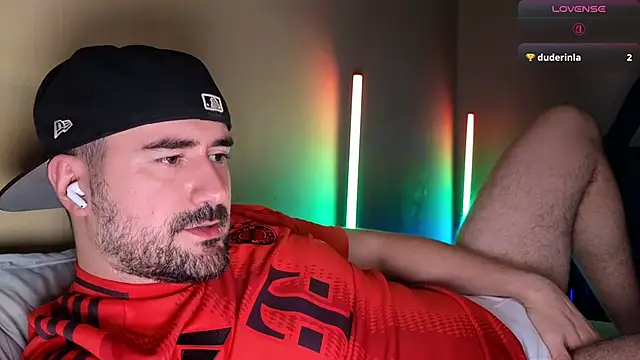 Chat +18 de DominantTheo ao vivo