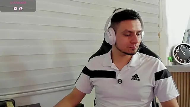 Rick_Adams Chat XXX in diretta