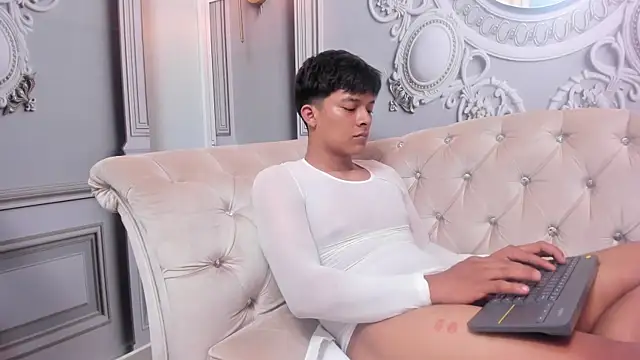 Chat +18 de Andeuw__ ao vivo