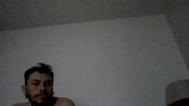 TallHungandCloudy69のライブXXXチャット