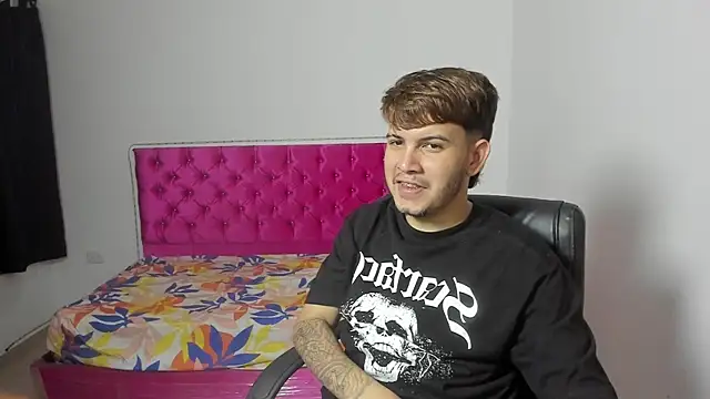 isaac_master77 webcam show