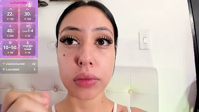 Živý XXX chat MiaEvans0