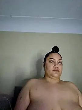 honeeyyy_pot's Webcam Show