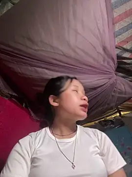 beobeo_2xx Adlı Modelin Canlı XXX Sohbeti