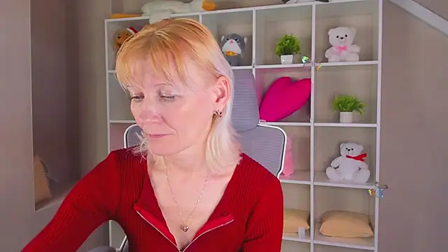 Julie_Lucas Adlı Modelin Canlı XXX Sohbeti