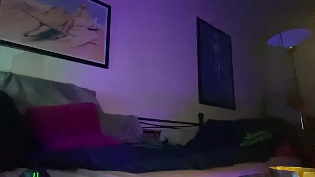 Pokazy przed kamerką – Guyst049