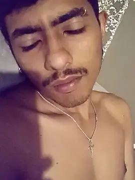 SkinniYamo Show Webcam