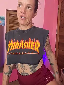 Živý XXX chat mommyselenafit_