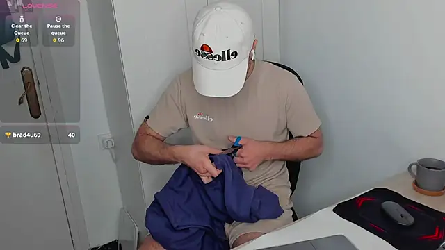 HonestAndrew Chat XXX in diretta