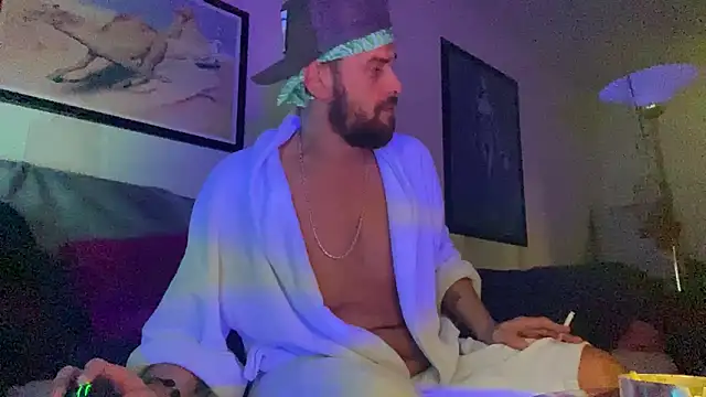 Guyst049 Show in webcam