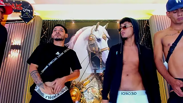 the_knights_of_the_night_ Show in webcam