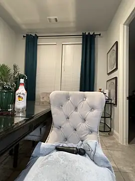 Exotic_Queen_: διαδικτυακό σόου στην κάμερα