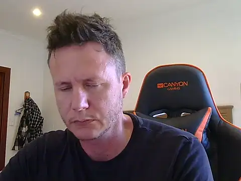 TroyDieselXXXのウェブカメラショー