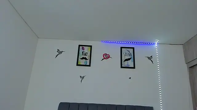 im_sarah34's Live XXX Chat