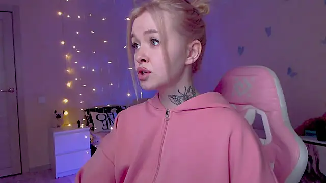 Naughty_Mable: онлайн-секс-чат