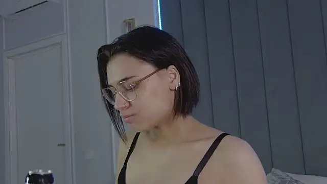 VioletAsh's Live XXX Chat