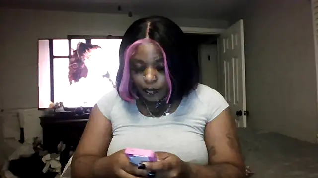 Dusaa_: διαδικτυακό σόου στην κάμερα