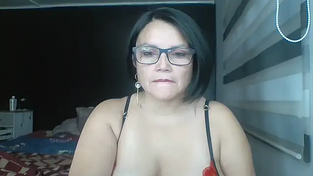 SHAMELESSLY_HOT Chat XXX in diretta