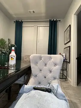 Exotic_Queen_'s Live XXX Chat