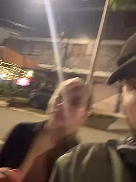 lindaandtony Show in webcam