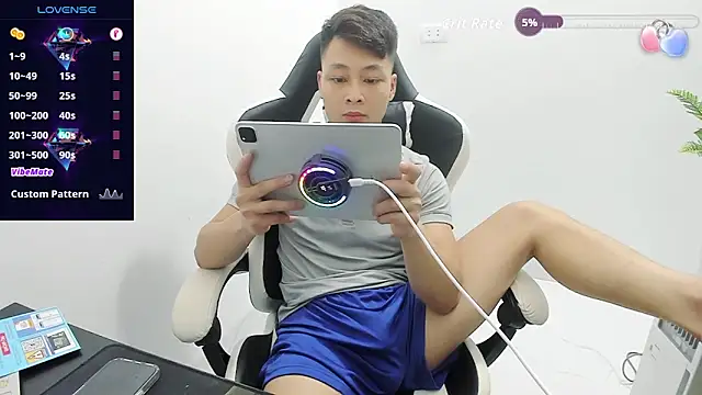 Naughty___asian 网络视讯表演