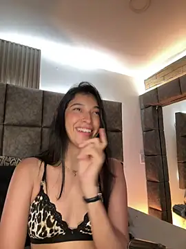 دردشة BrigitteVons الجنسية المباشرة