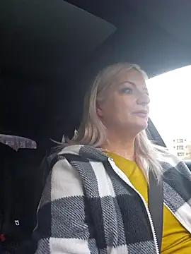 LadyTouch live XXX chat