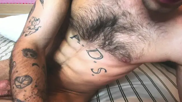 DarkRogue19 Show in webcam