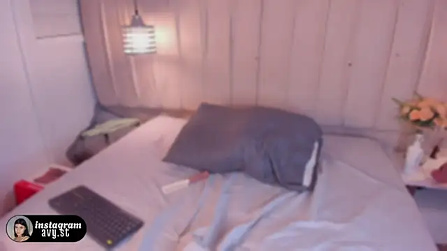 avy_st's Live XXX Chat