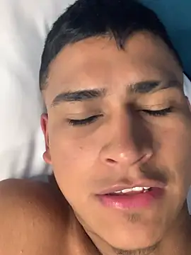 Show modela Emiliano_Reyes na web-kameri