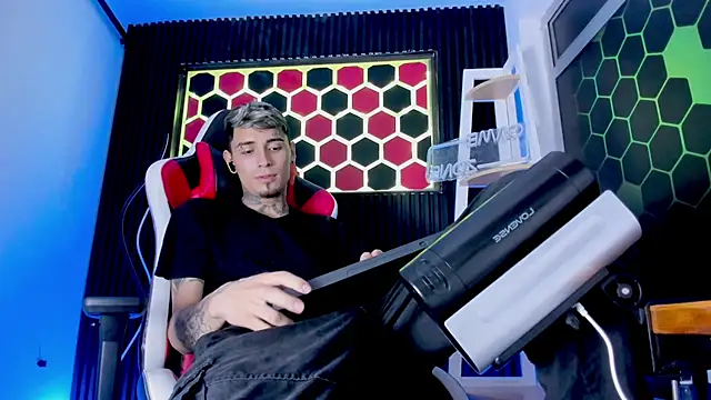 Max_Hader_ Live XXX Chat