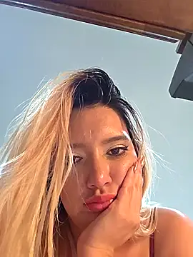 Show modela EliseColeman na web-kameri