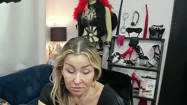 crystaLUX's Live XXX Chat