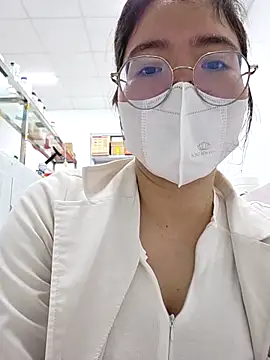 HinaLovely 即時 XXX 聊天