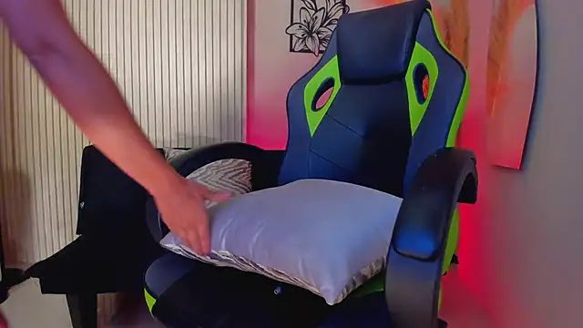 CharlotteCox_'s Live XXX Chat