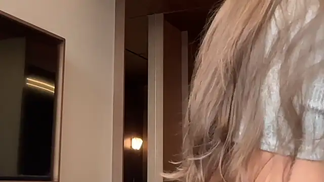 Roriann Live XXX-Chat