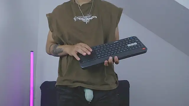 ALPHA_LATINO Webcam Show