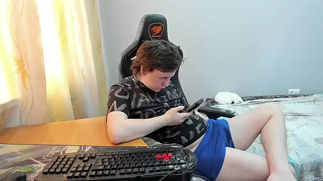 iliaskrislove webcam show