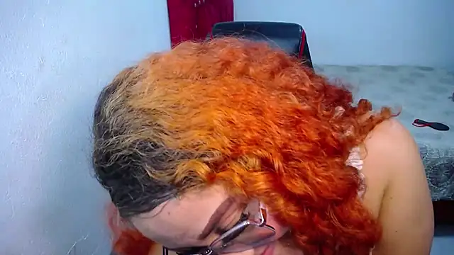 loly_bigbooty4u Chat XXX live