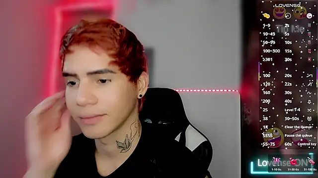 Tayson_Rivers: διαδικτυακό σόου στην κάμερα