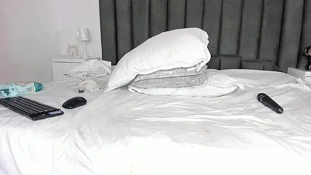 AnthonelaRusso_: διαδικτυακό σόου στην κάμερα