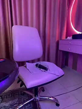 PrettyLia Show Webcam