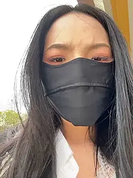 Show modela kara-tt na web-kameri