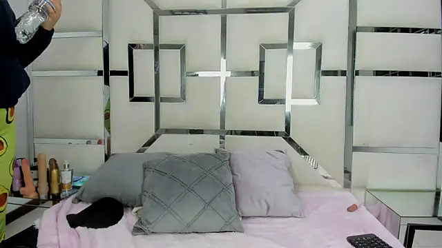 Criistaal_ Adlı Modelin Canlı XXX Sohbeti