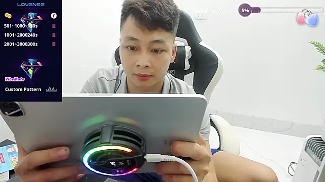 Naughty___asian 网络视讯表演