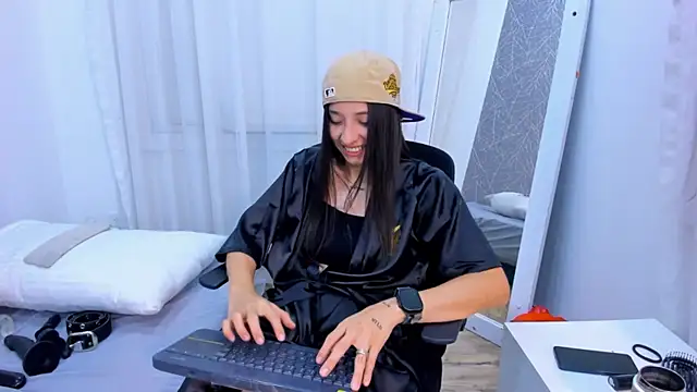 ViictoriiaSaenz live XXX chat