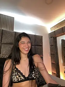 BrigitteVons Adlı Modelin Canlı XXX Sohbeti