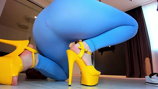 Girl_Squirts' Webcam Show