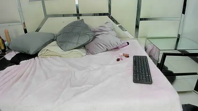 Criistaal_ Adlı Modelin Canlı XXX Sohbeti