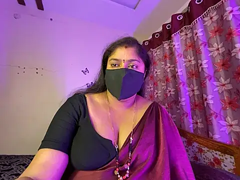 LouleyRanii's Webcam Show